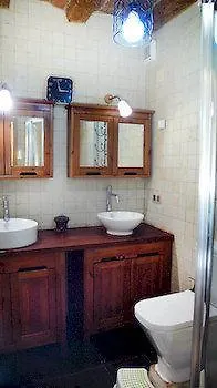 Central & Basic Ramblas Barcelona Guest house