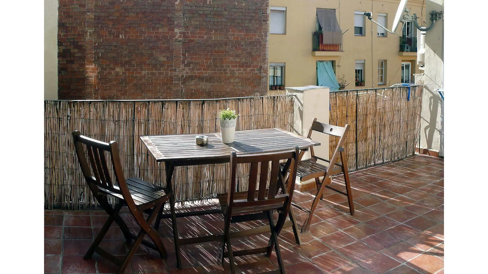 Guest house Central & Basic Ramblas Barcelona
