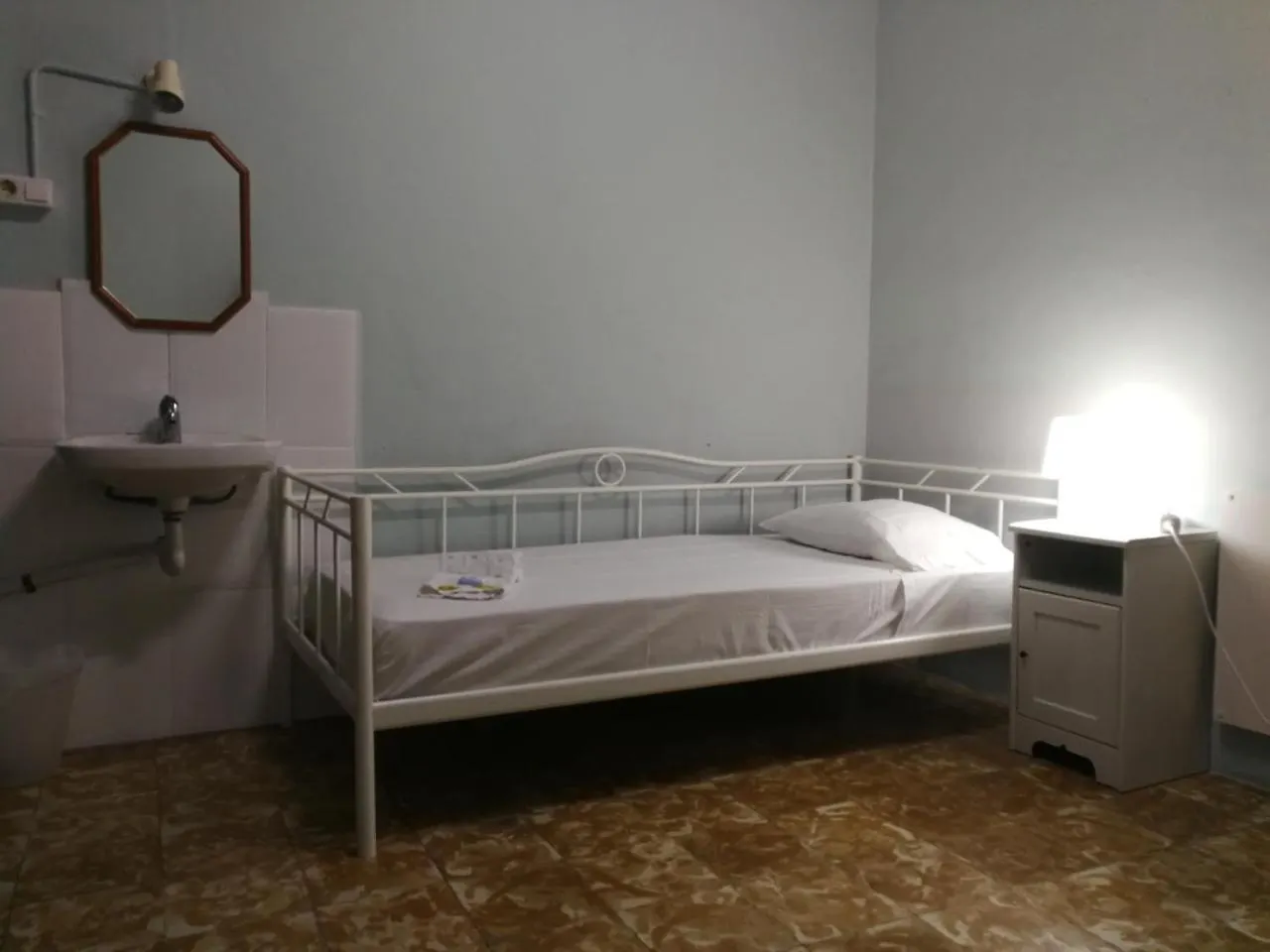 ** Guest house Central & Basic Ramblas Barcelona Spain