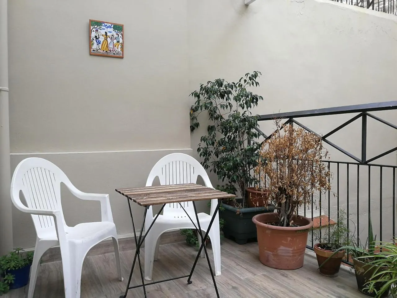 Central & Basic Ramblas Barcelona Guest house
